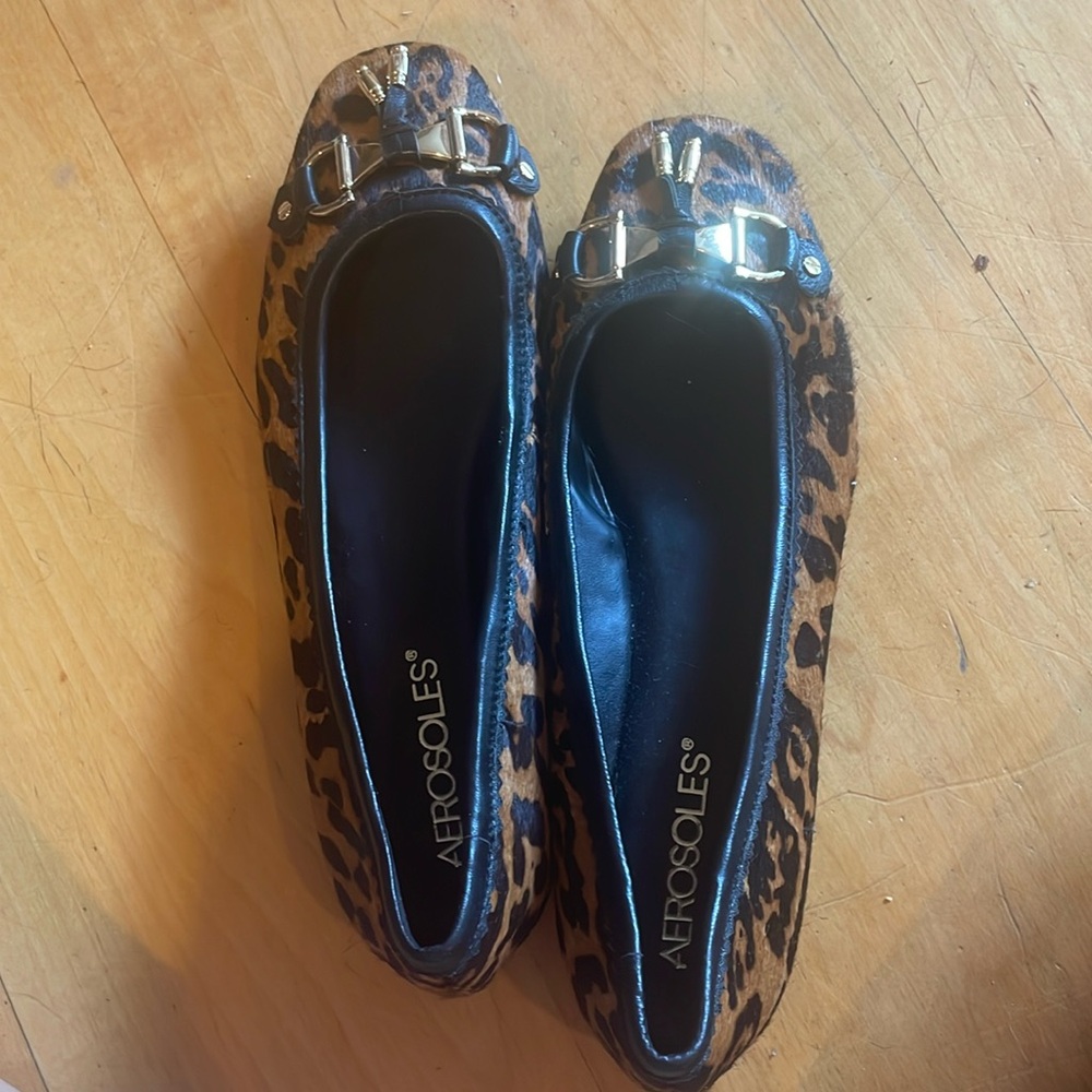 Size 8 new without tags Aerosoles cheetah print flats